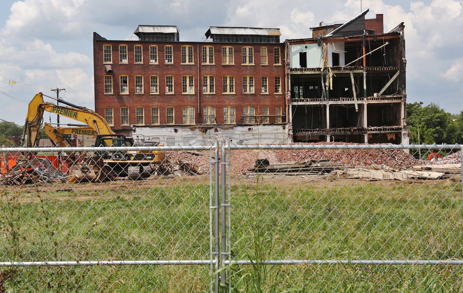 Historic Brown Shoe Co. Building Coming Down